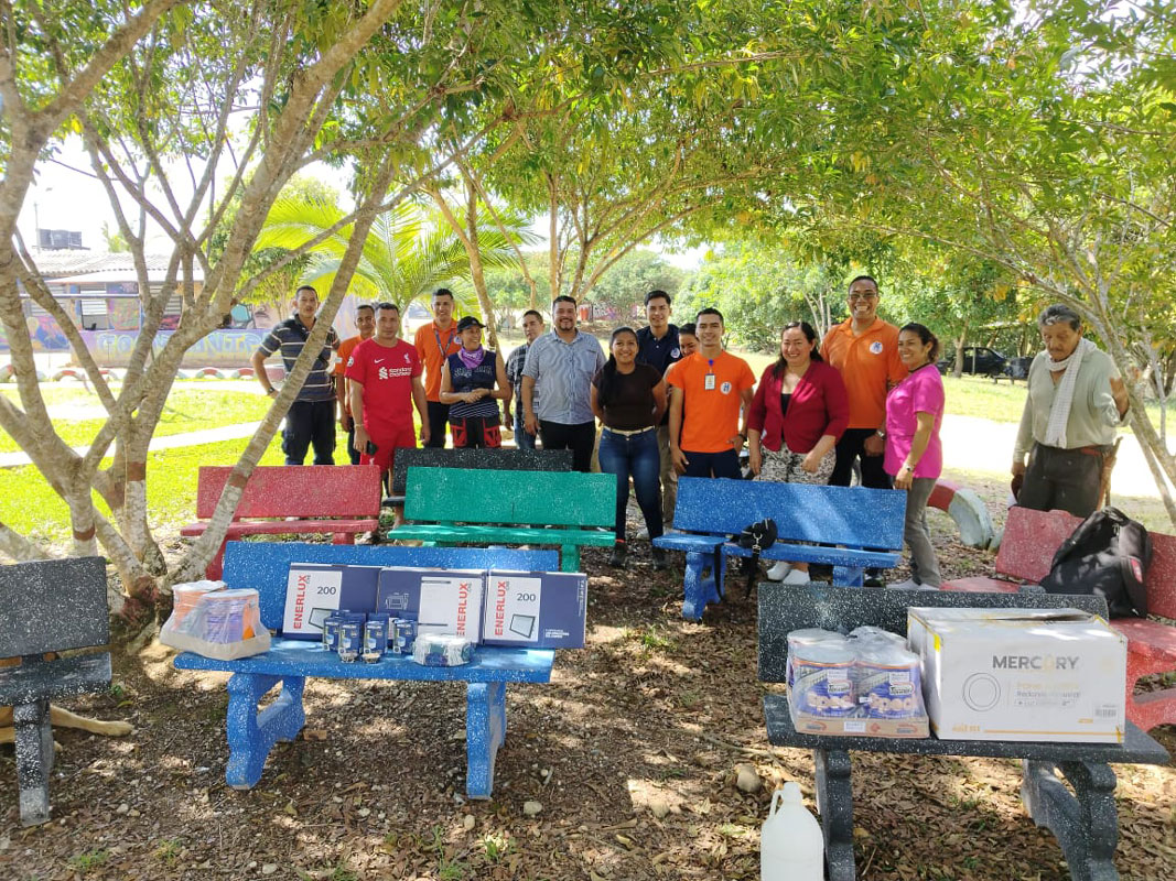 Entrega_insumos_montanita Entrega de elementos e insumos para la iniciativa comunitaria para el mejoramiento del parque del caserío Héctor Ramírez, beneficiando a la población de la vereda Agua Bonita del municipio La Montañita