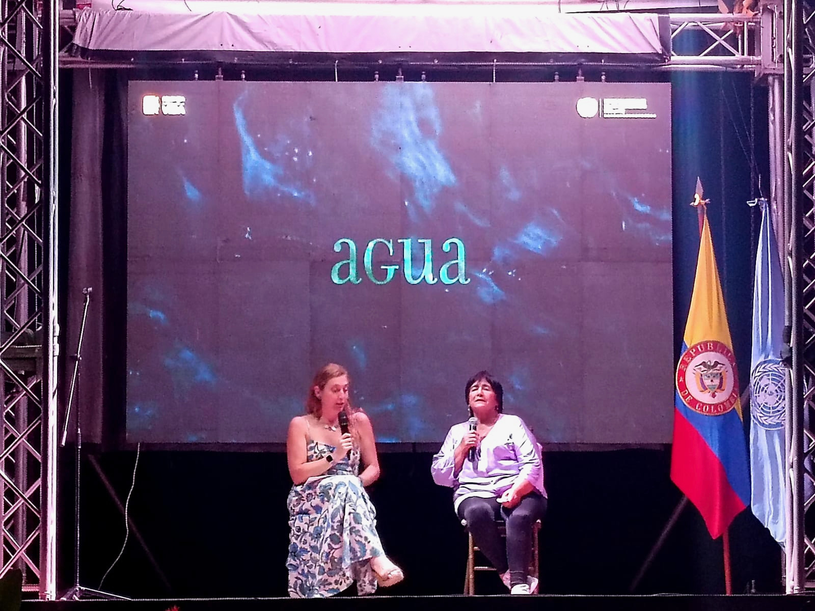 Lanzamiento informe Alice Beccaro, Coordinadora del Fondo Multidonante conversa con Rosa Umaña, lideresa en el corregimiento de Charras, en el marco del lanzamiento del Informe Anual.